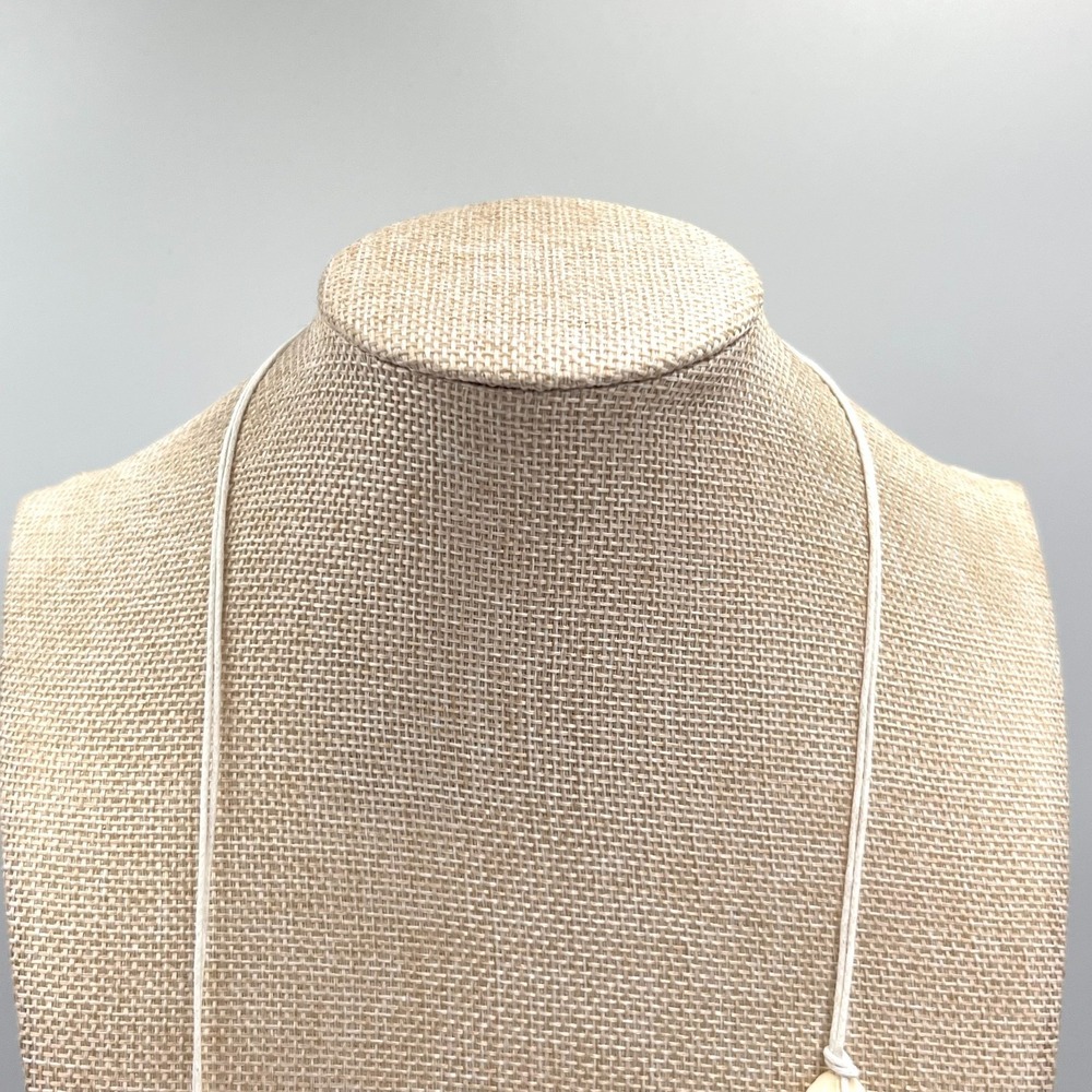 Vintage Natural Cowrie Shell Necklace Gold Metallic Accent Cream Cord Beachy Y2K - Picture 8 of 12